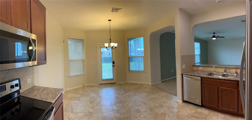 12821 Stoney Ridge Bend Del Valle, TX 78617 - Photo 10 of 26
