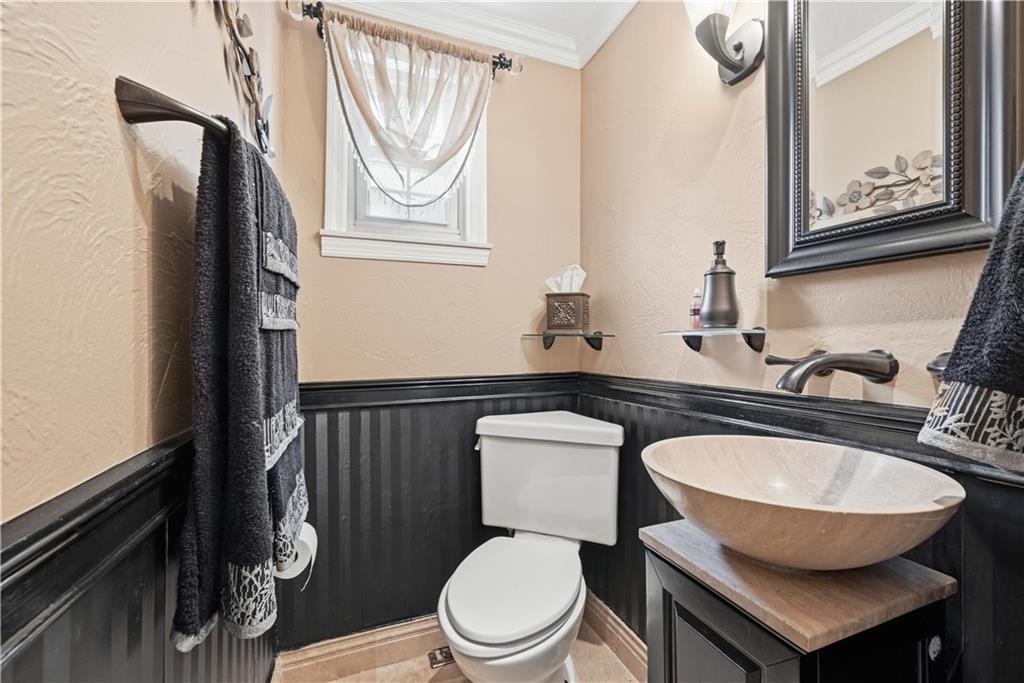 131 Elm Road Pittsburgh, PA 15237 - Photo 26 of 47 off Kitchen