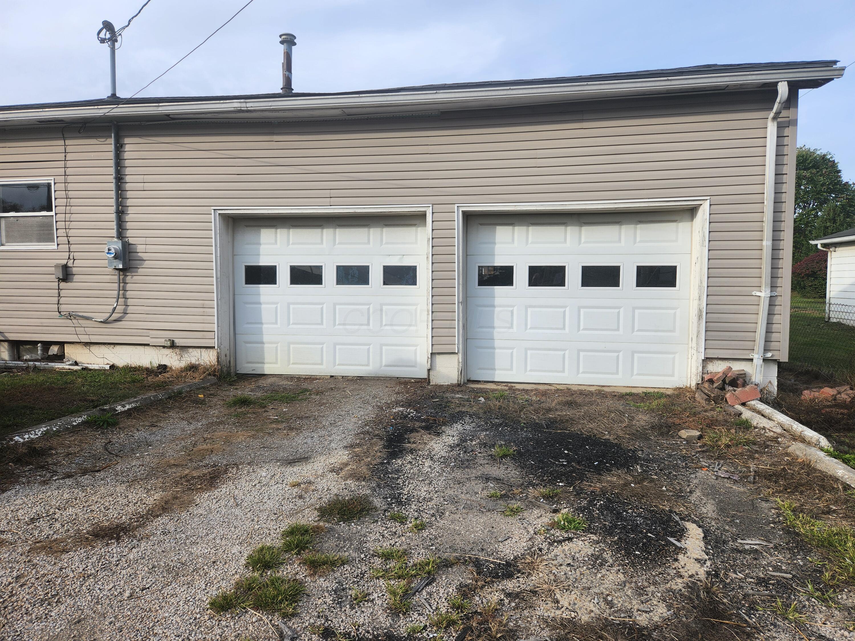 307 Spring Street Utica, OH 43080 - Photo 6 of 56 20251017_165428