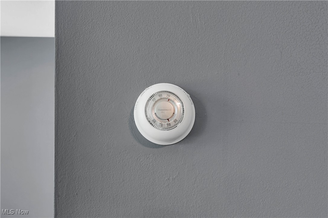 6640 Pearl Road, Unit 104 Cleveland, OH 44130 - Photo 17 of 31 Detailed view of a smoke detector