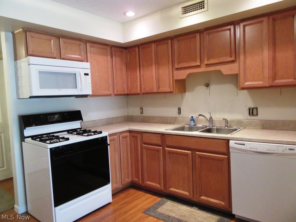 1105 Canyon View Road, Unit 102 Northfield, OH 44067 - Photo 5 of 18