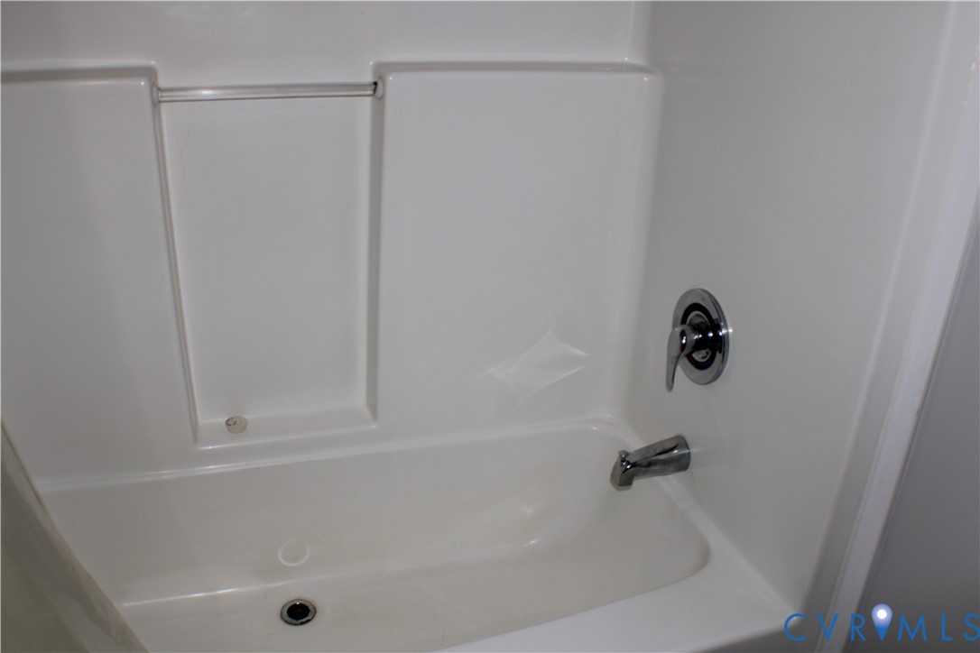 1811 Halls Store Road Mineral, VA 23117 - Photo 21 of 39 Full bath featuring bathtub / shower combination