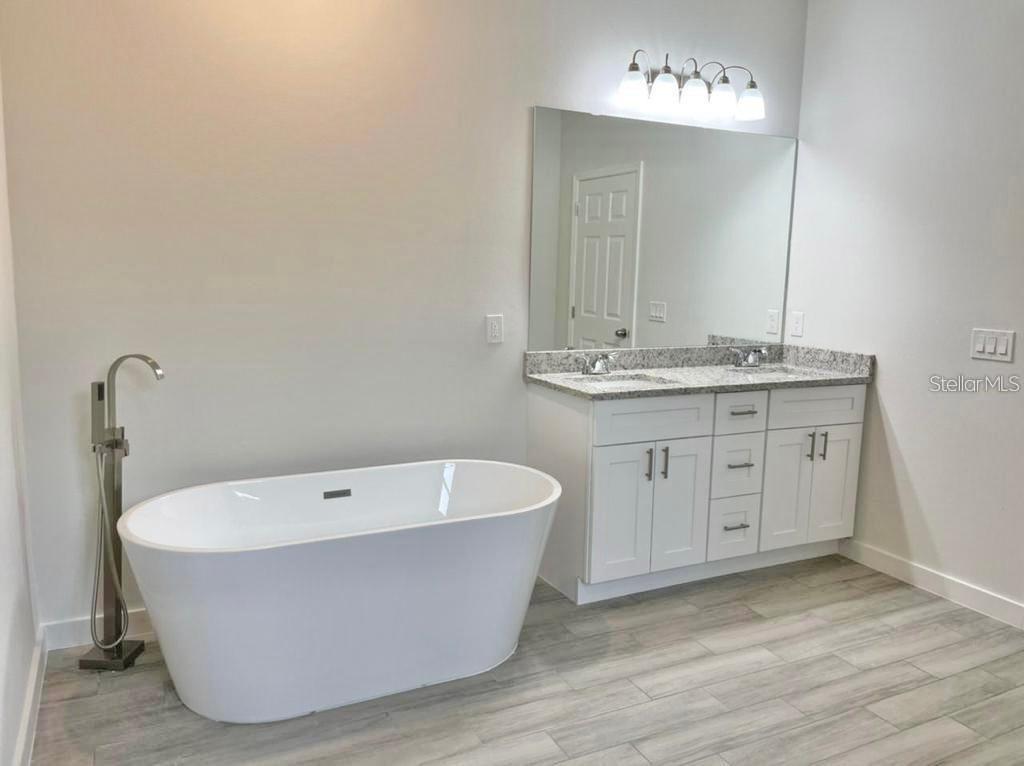 1884 Snapper Drive Kissimmee, FL 34759 - Photo 4 of 7