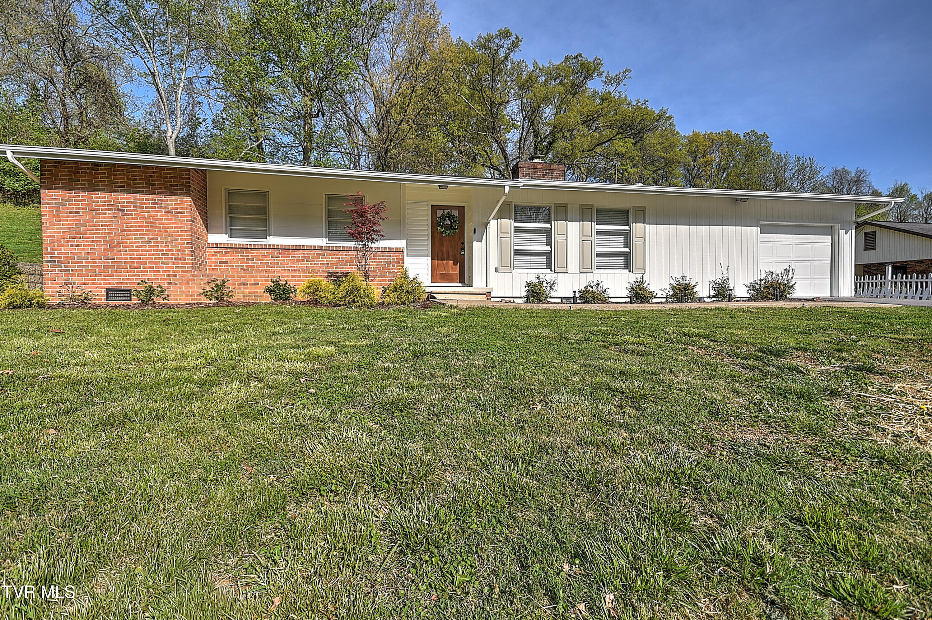 420 Ridgefields Road Kingsport, TN 37660 - Photo 1 of 41 420 Ridgefields Rd JG-3
