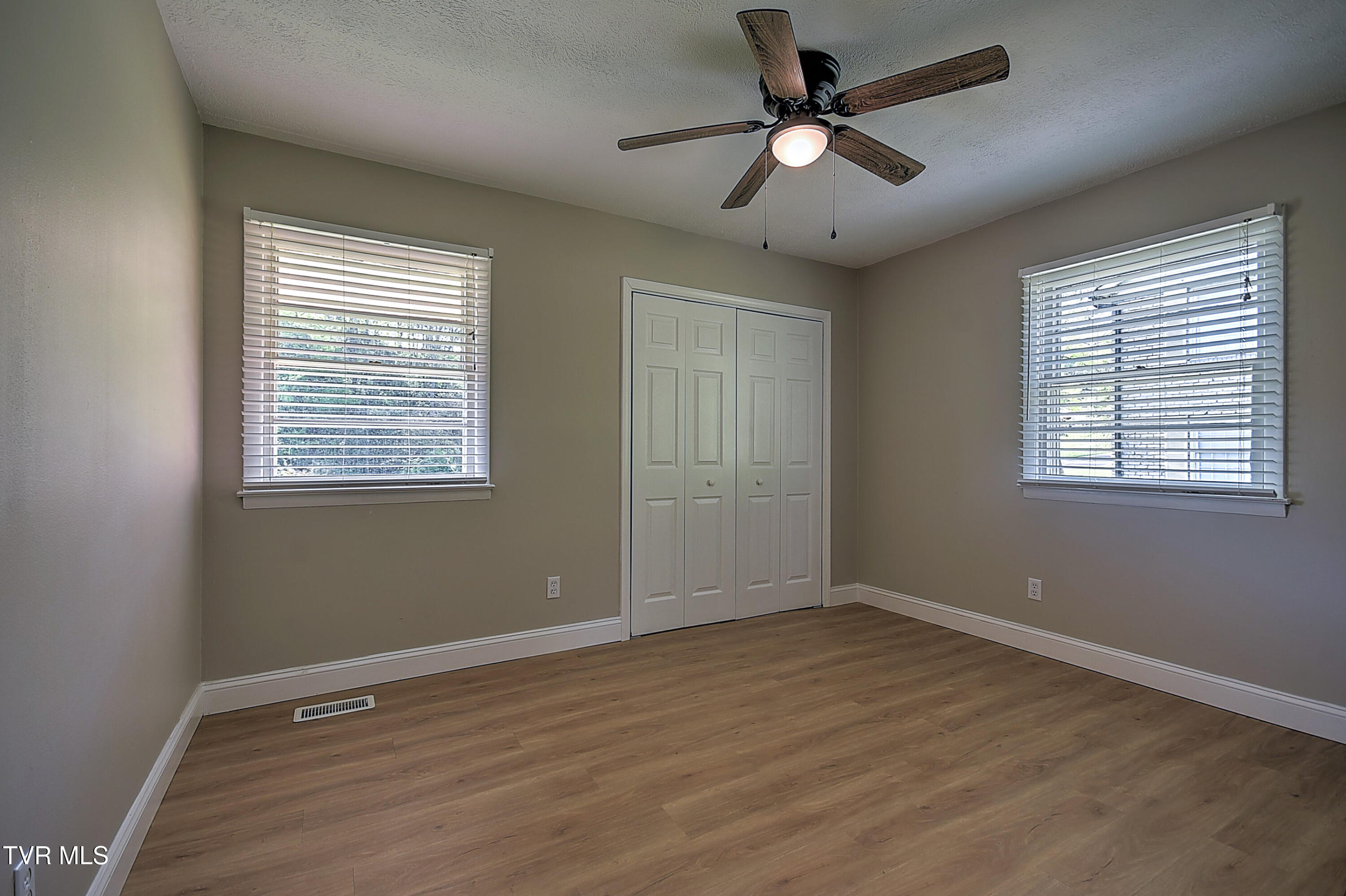 420 Ridgefields Road Kingsport, TN 37660 - Photo 27 of 41 420 Ridgefields Rd JG-28