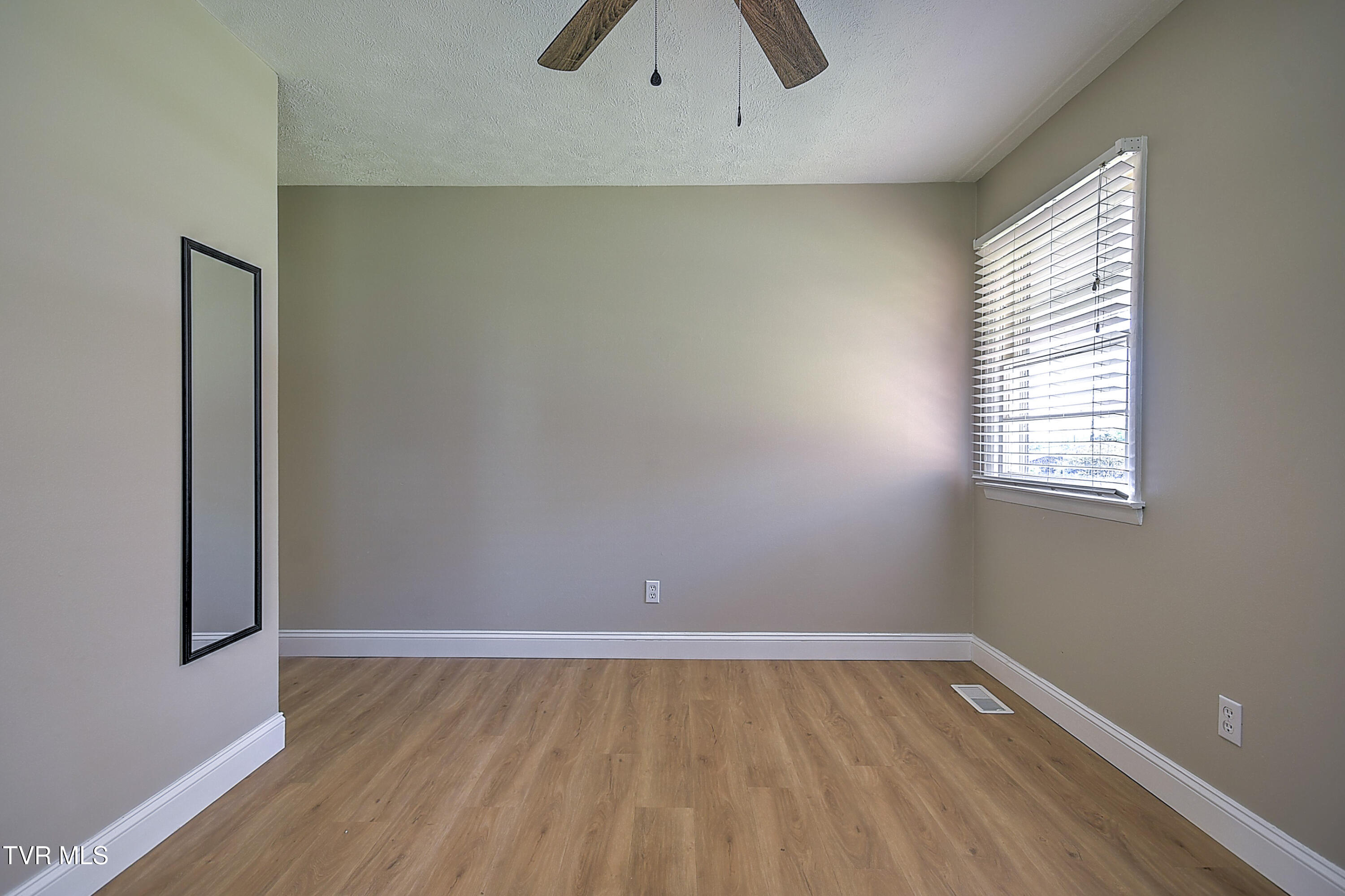 420 Ridgefields Road Kingsport, TN 37660 - Photo 29 of 41 420 Ridgefields Rd JG-30