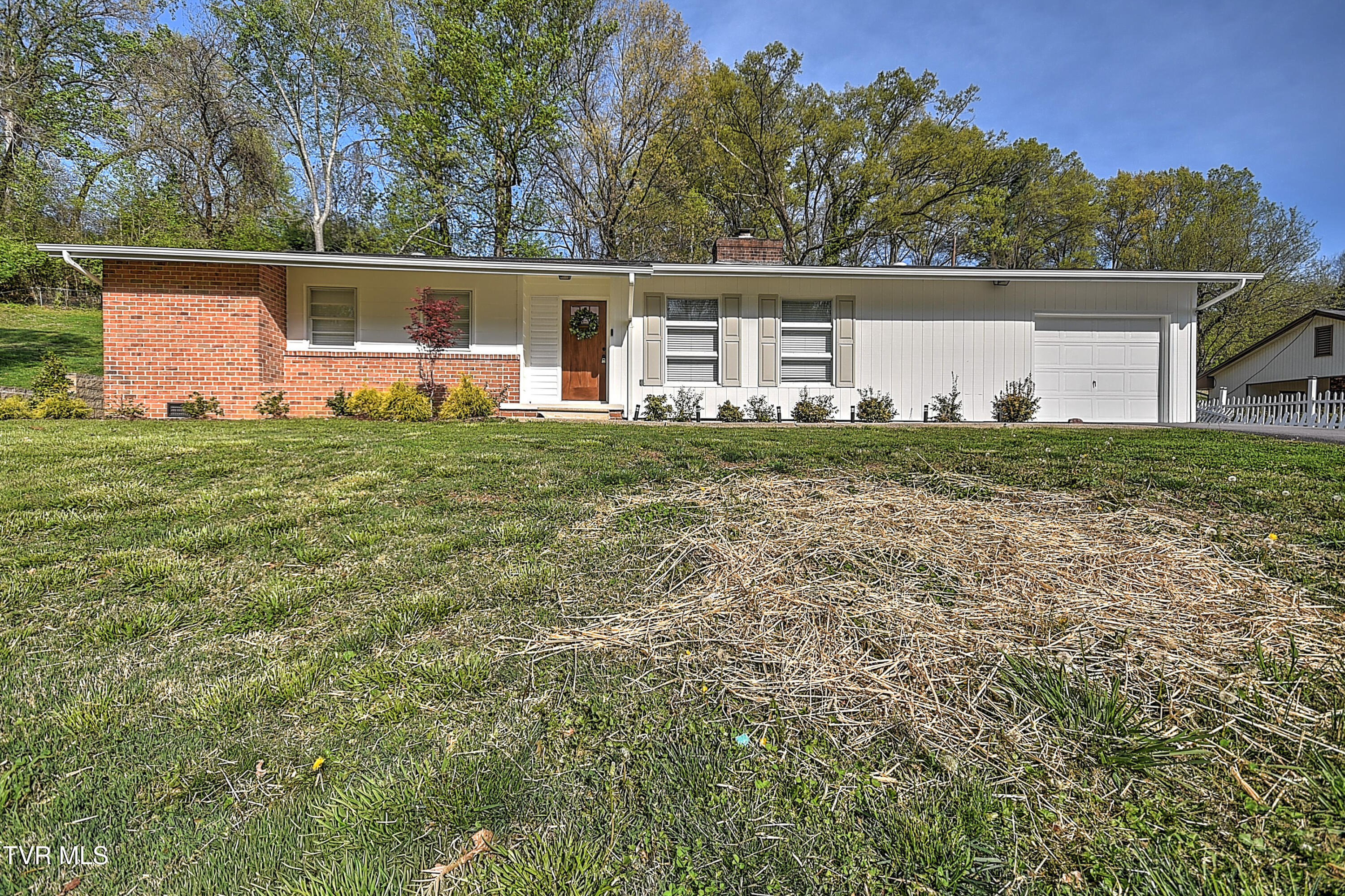 420 Ridgefields Road Kingsport, TN 37660 - Photo 3 of 41 420 Ridgefields Rd JG-2