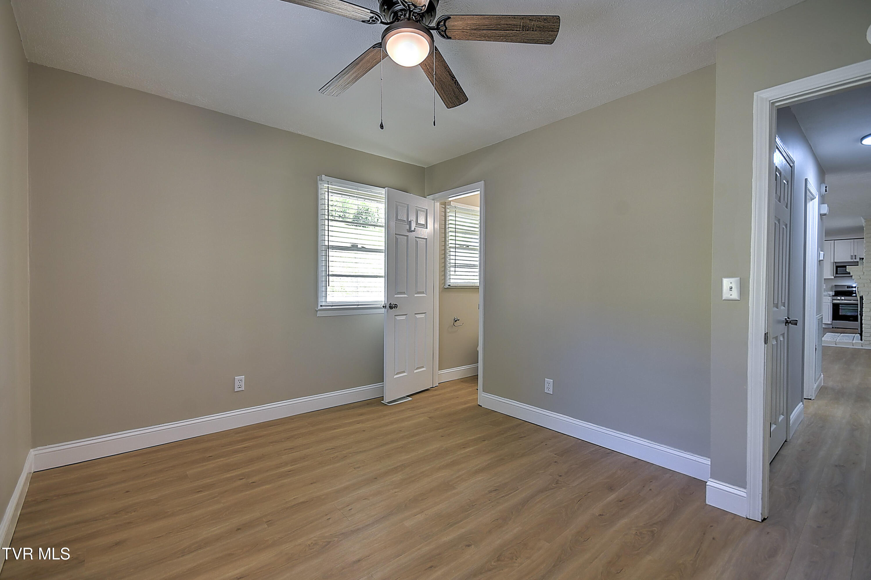 420 Ridgefields Road Kingsport, TN 37660 - Photo 31 of 41 420 Ridgefields Rd JG-32