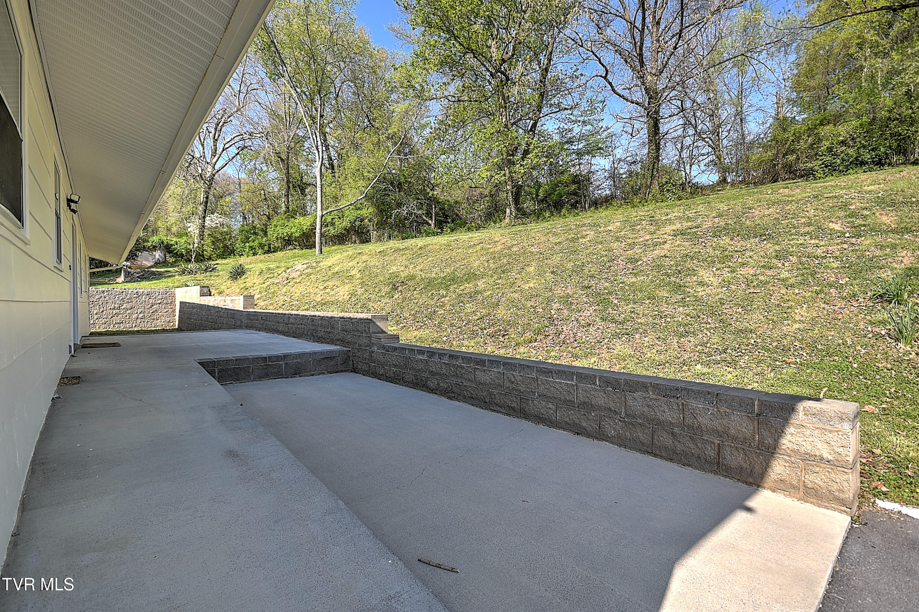 420 Ridgefields Road Kingsport, TN 37660 - Photo 37 of 41 420 Ridgefields Rd JG-38