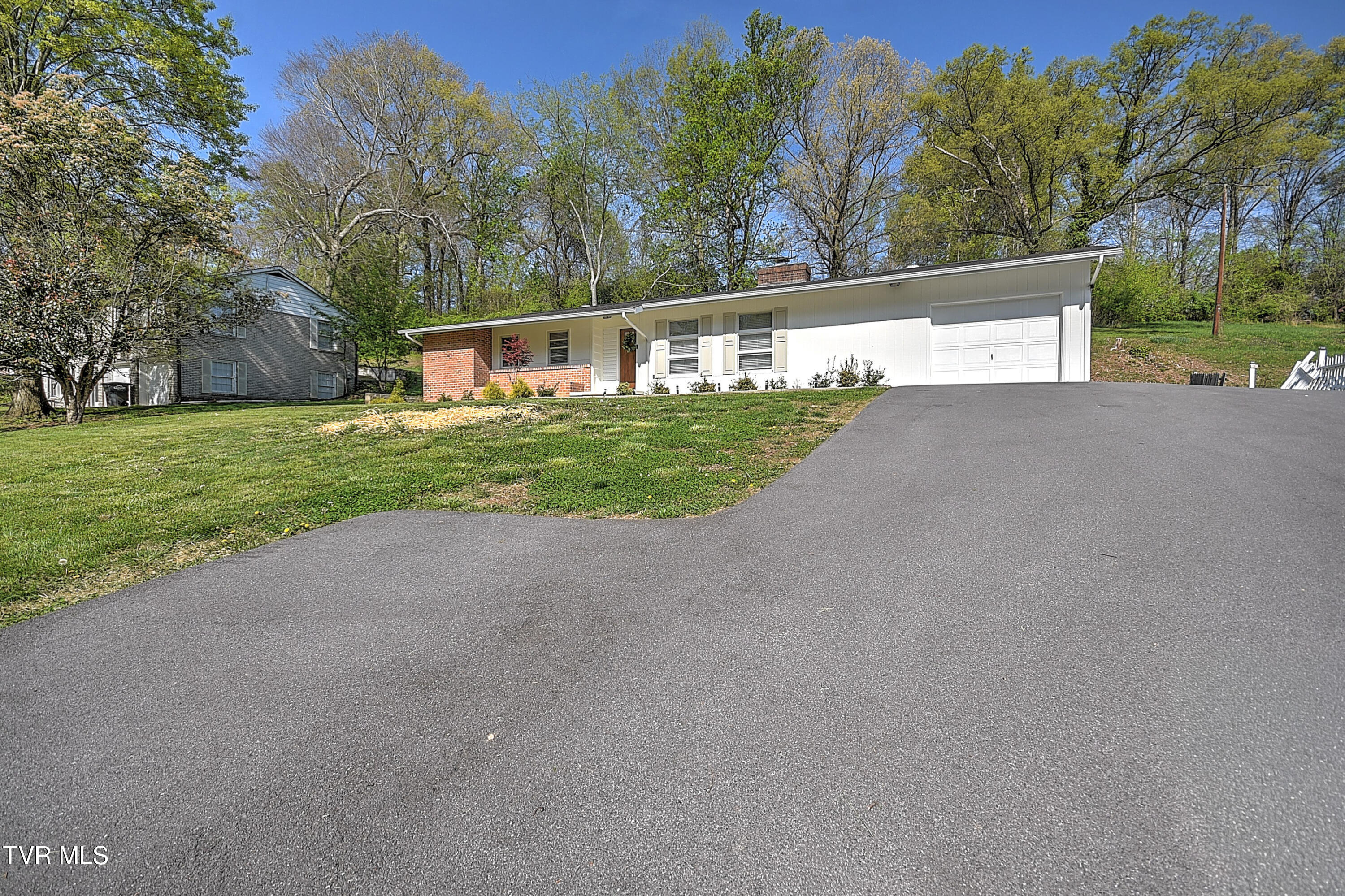 420 Ridgefields Road Kingsport, TN 37660 - Photo 4 of 41 420 Ridgefields Rd JG-5