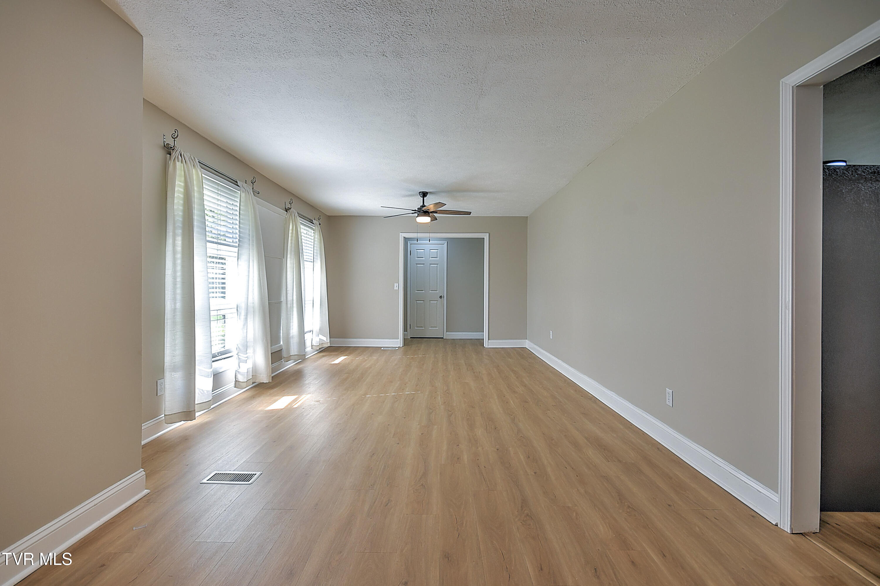 420 Ridgefields Road Kingsport, TN 37660 - Photo 8 of 41 420 Ridgefields Rd JG-9