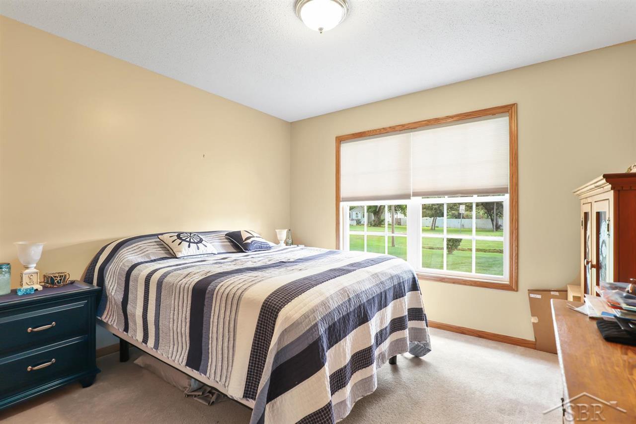 604 Bacon Road Saginaw, MI 48609 - Photo 25 of 62 50052163-24.JPG