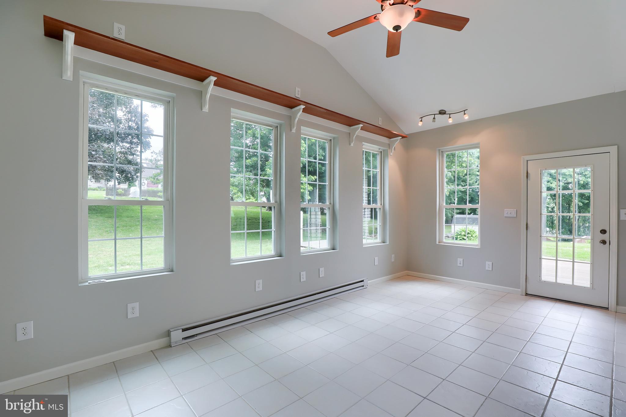 122 Browning Road Lancaster, PA 17602 - Photo 17 of 42 Gallery Image 17