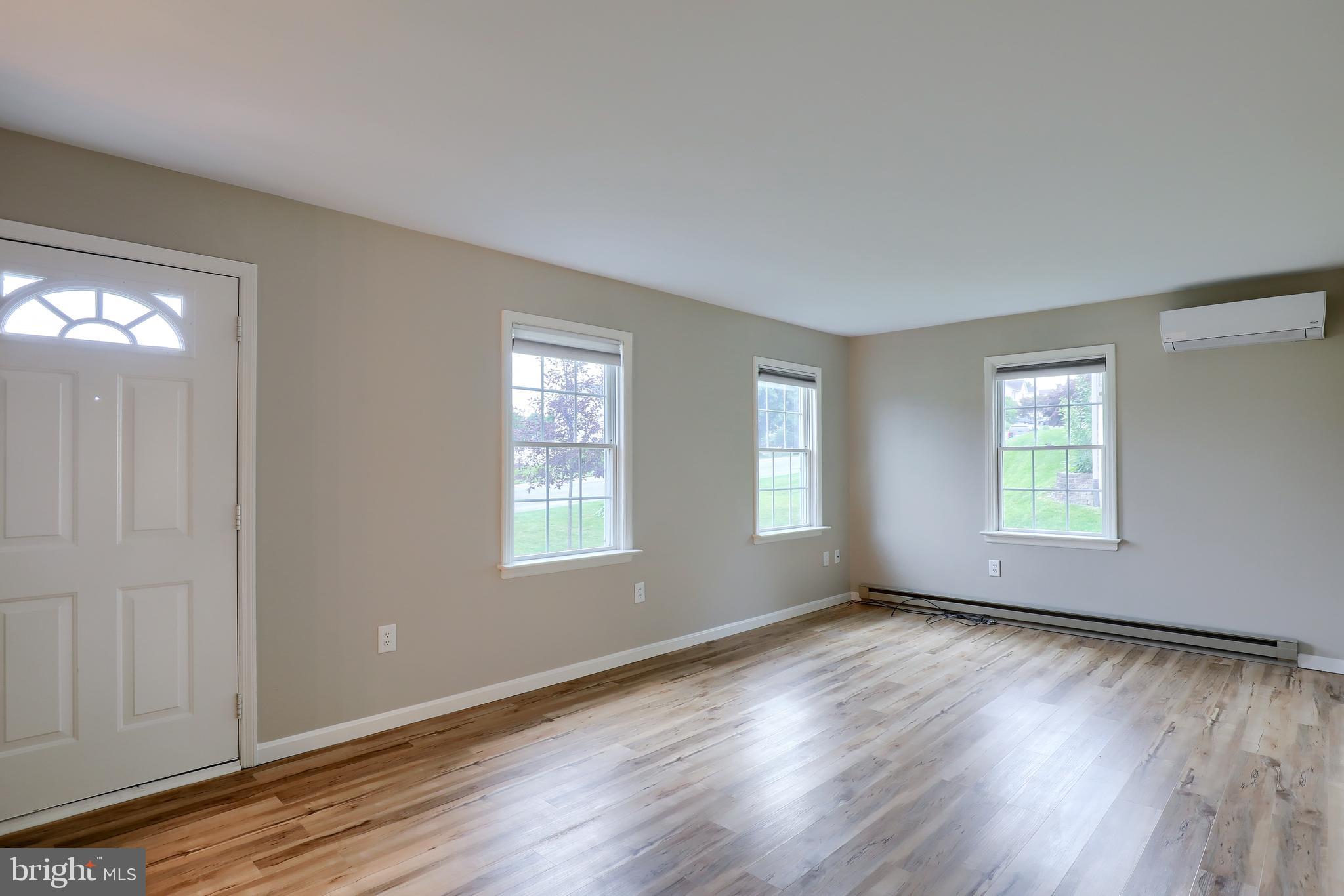122 Browning Road Lancaster, PA 17602 - Photo 3 of 42 Gallery Image 3