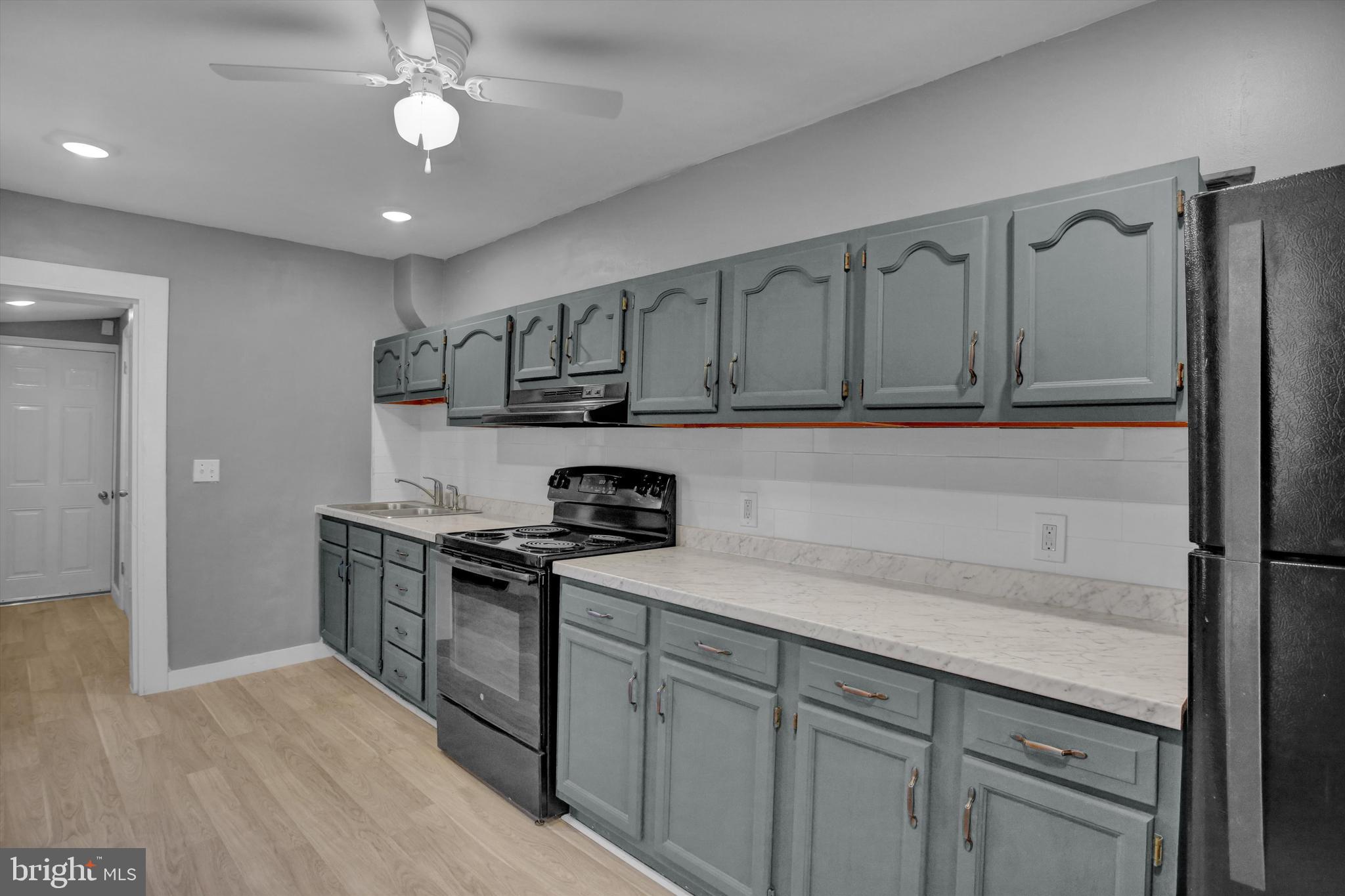 1032 Locust Street Reading, PA 19604 - Photo 8 of 30 Gallery Image 8