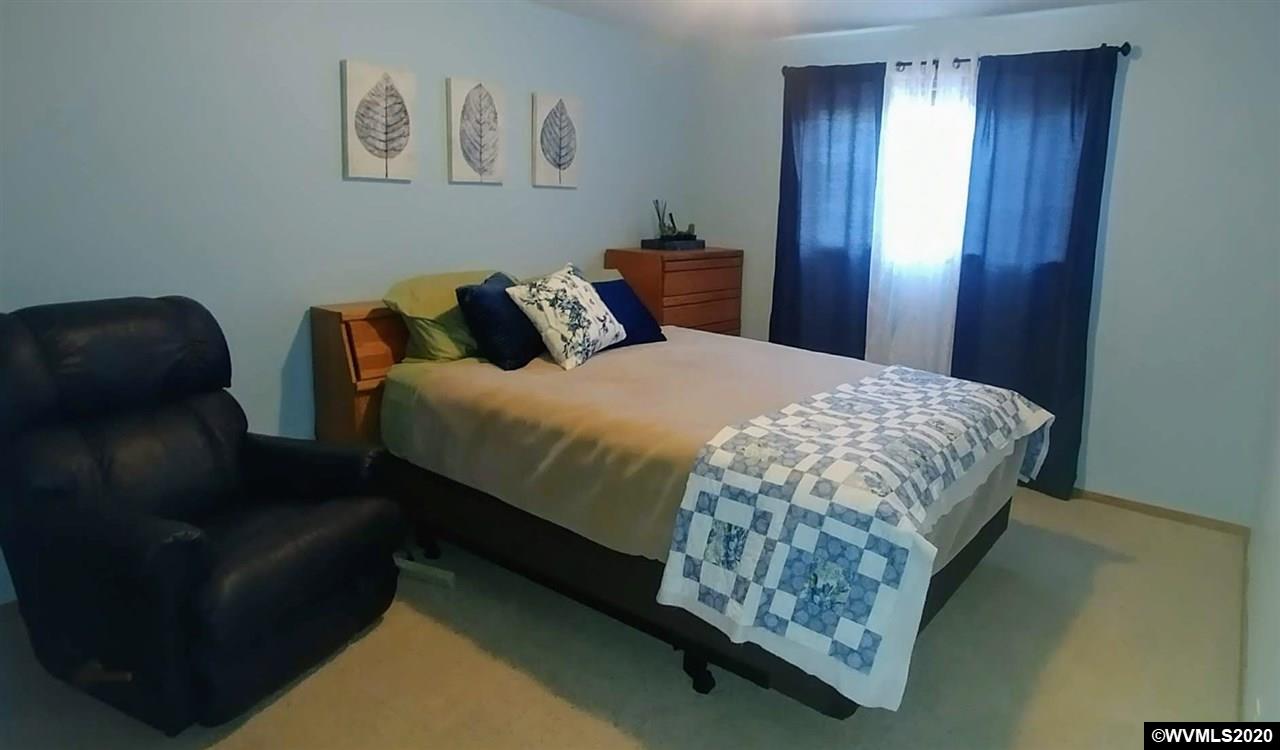 6404 Skyline Road South Salem, OR 97306 - Photo 14 of 25