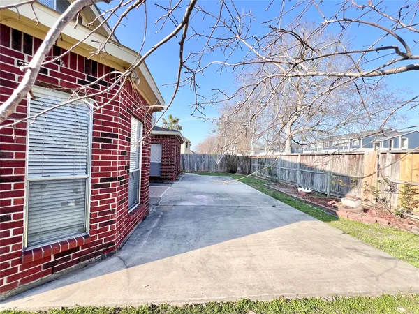 $3,000 | 3311 Whitebud Drive, Houston, TX 77082