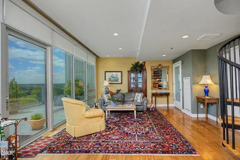 $885,000 | 601 West Rosemary Street, Unit 905, Chapel Hill, NC 27516