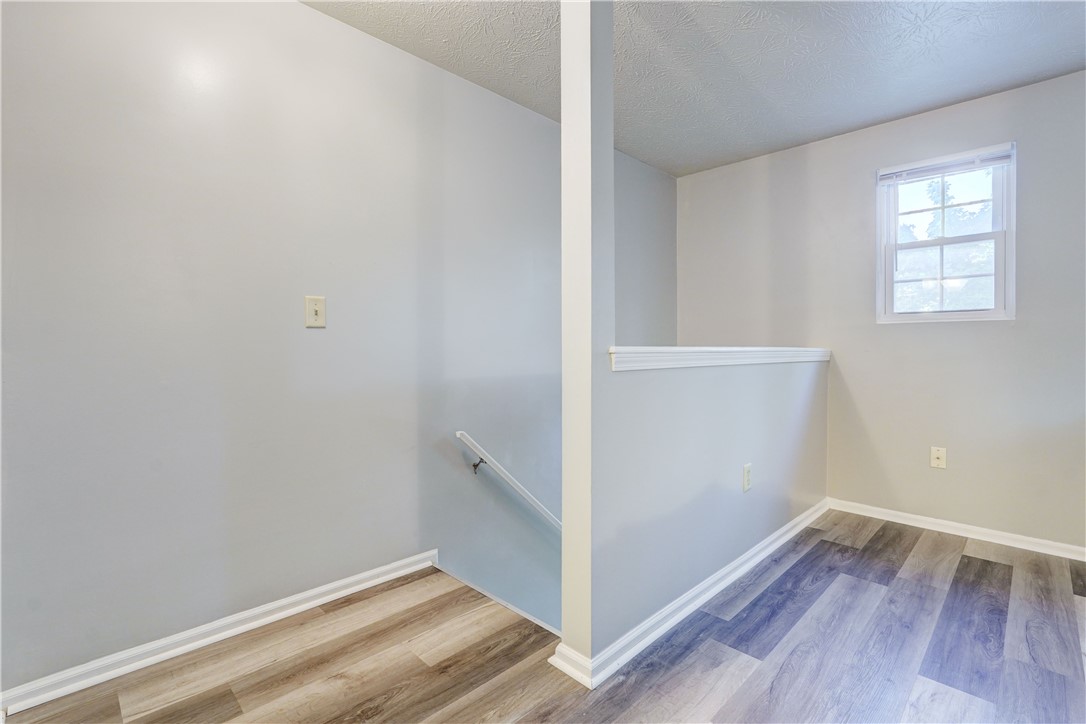 32 Chestnut Court, Unit D Parma, NY 14468 - Photo 4 of 25
