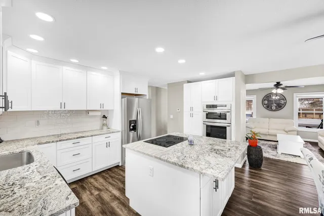 $315,000 | 5000 East Richland Avenue, Chillicothe, IL 61523