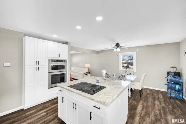 $315,000 | 5000 East Richland Avenue, Chillicothe, IL 61523