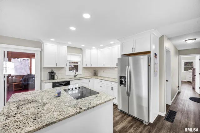 $315,000 | 5000 East Richland Avenue, Chillicothe, IL 61523