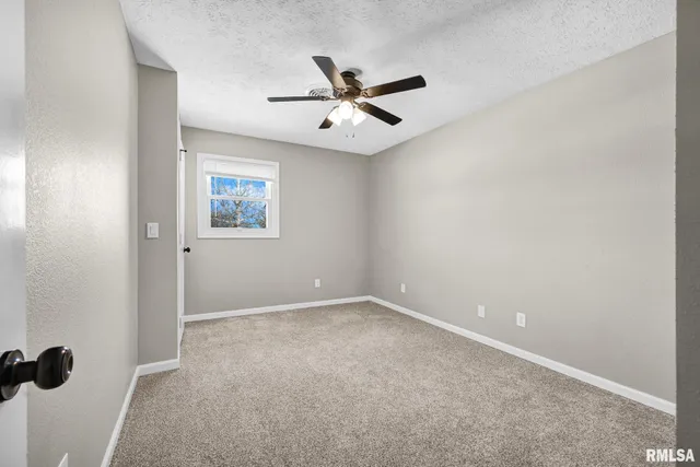 $315,000 | 5000 East Richland Avenue, Chillicothe, IL 61523