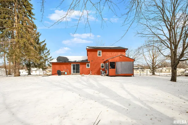 $315,000 | 5000 East Richland Avenue, Chillicothe, IL 61523