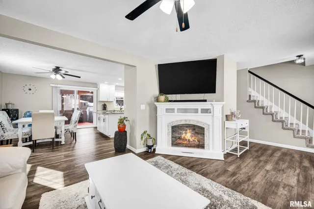 $315,000 | 5000 East Richland Avenue, Chillicothe, IL 61523