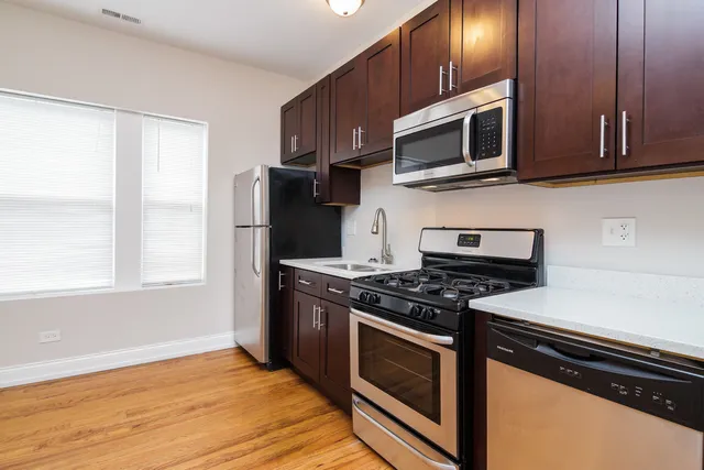 $1,400 | 4905 West Cuyler Avenue, Unit 1, Chicago, IL 60641