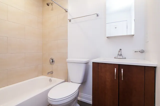 $1,400 | 4905 West Cuyler Avenue, Unit 1, Chicago, IL 60641