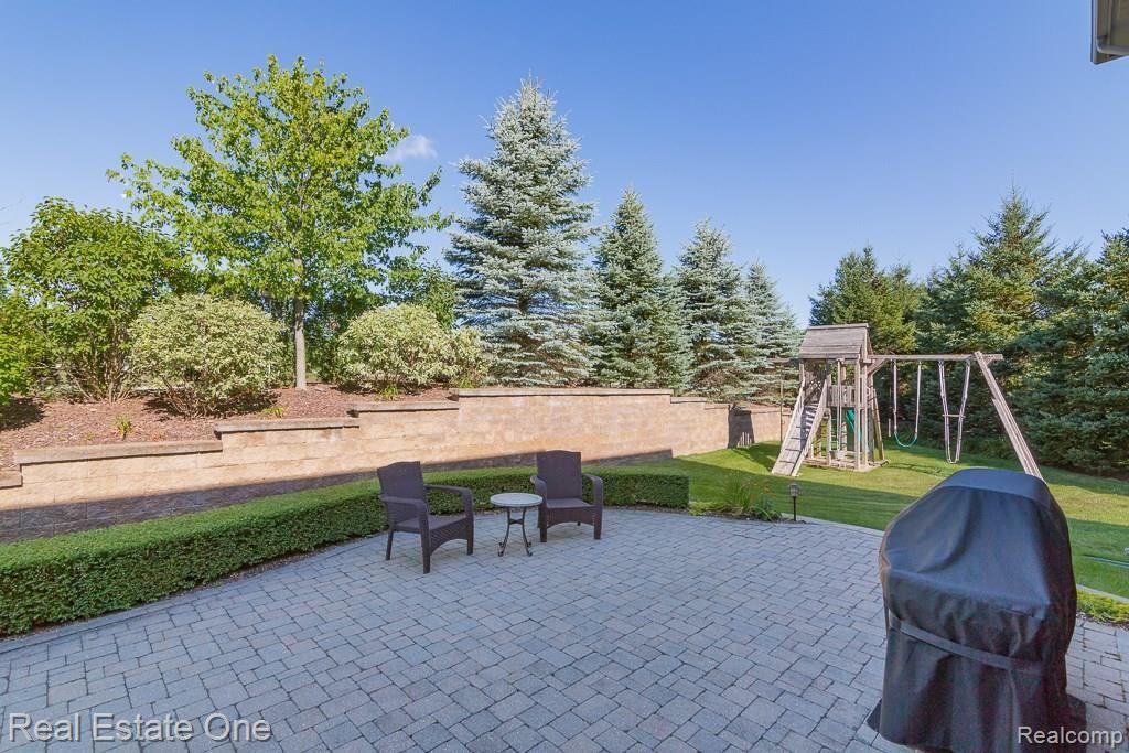1163 Krista Court Rochester, MI 48307 - Photo 25 of 26 Krista Ct-W102.jpg