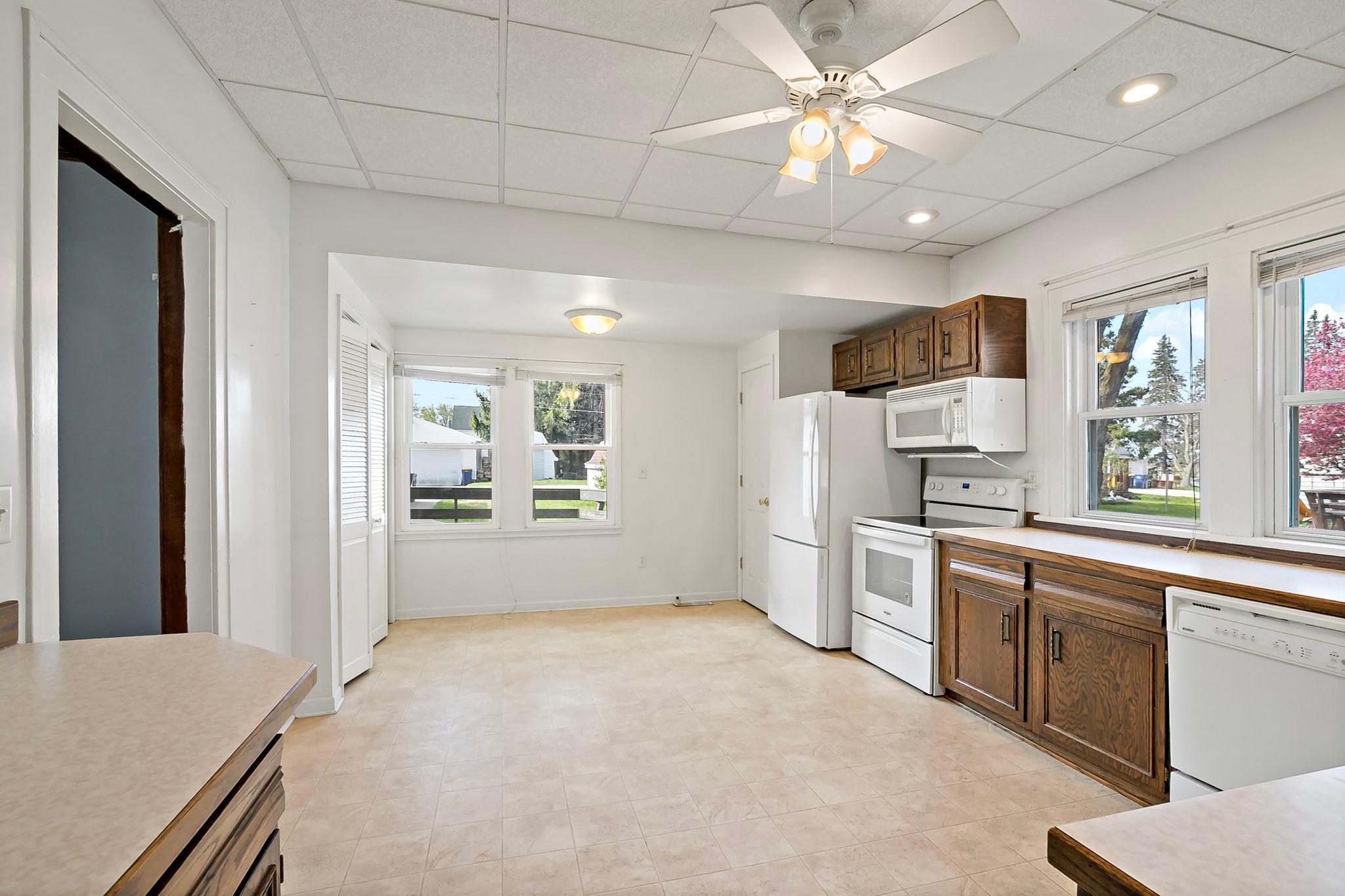 615 7th Street Kenyon, MN 55946 - Photo 10 of 38