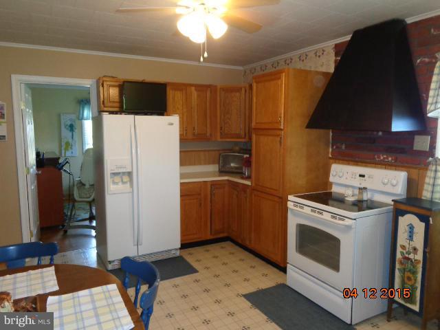 14629 Clear Spring Road Williamsport, MD 21795 - Photo 7 of 19 Kitchen
