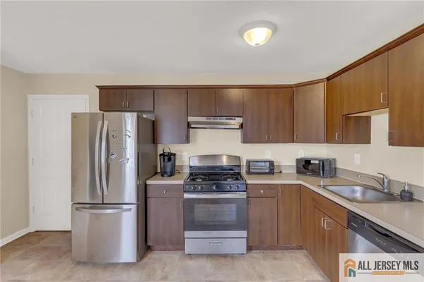 $415,000 | 81 East Lincoln Avenue, Monroe Township, NJ 08831