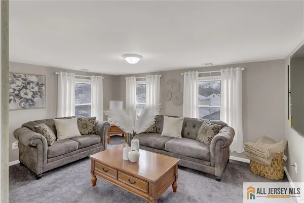 $415,000 | 81 East Lincoln Avenue, Monroe Township, NJ 08831