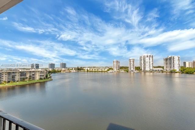 $370,000 | 18151 Northeast 31st Court, Unit PH201, Aventura, FL 33160