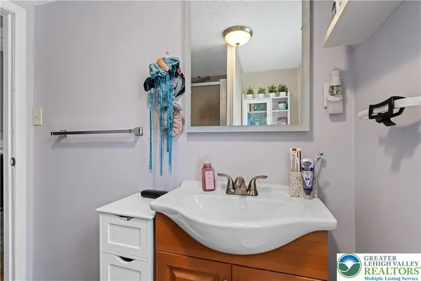 $515,000 | 724 Krocks Court, Lower Macungie Township, PA 18106