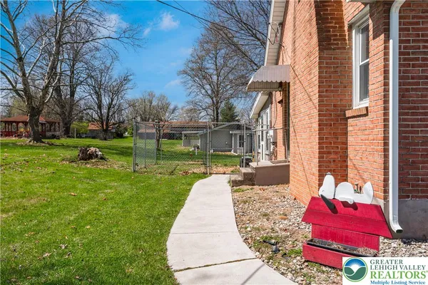 $515,000 | 724 Krocks Court, Lower Macungie Township, PA 18106