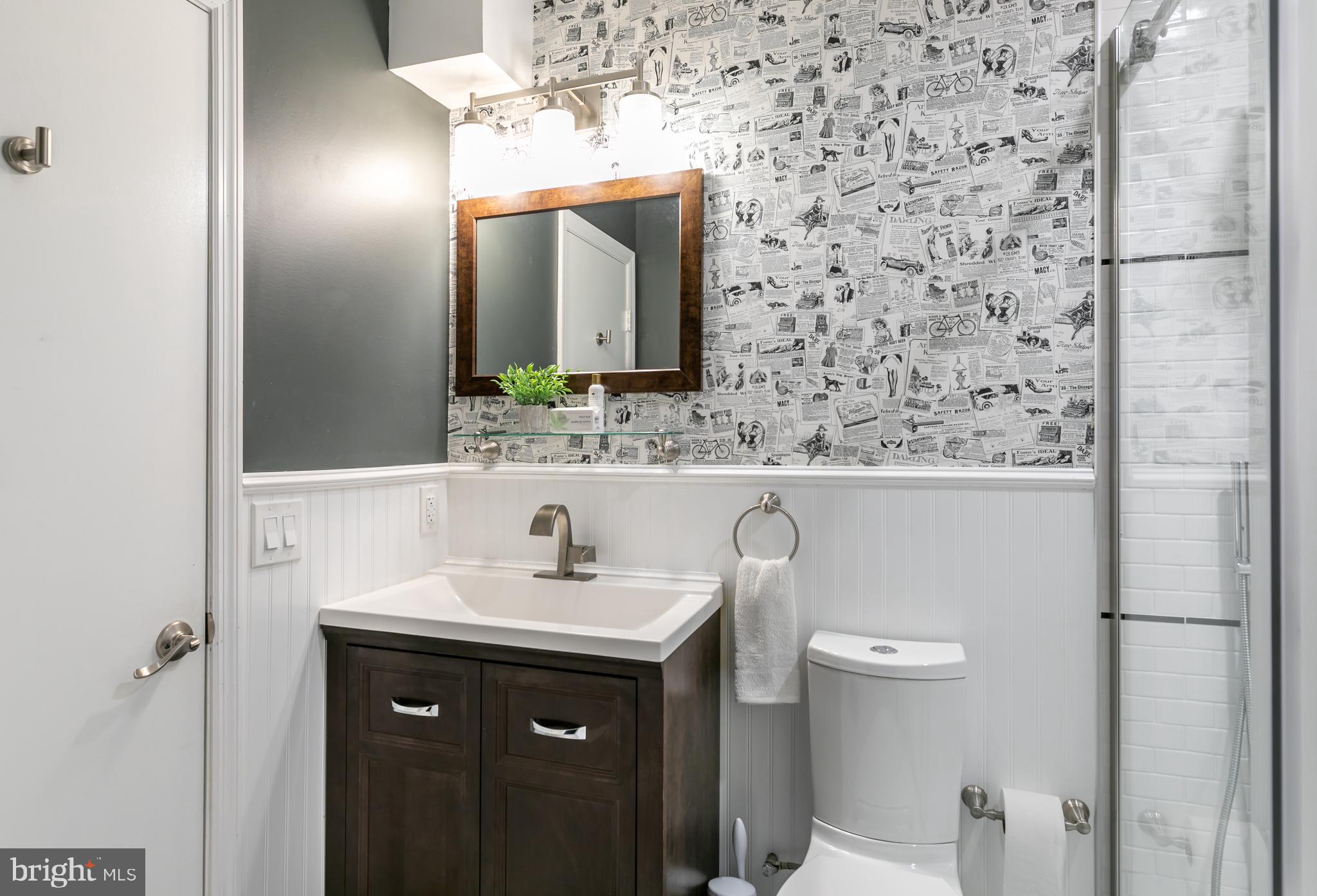 11554 Brass Lantern Court Reston, VA 20194 - Photo 22 of 47 a bathroom with a sink and a mirror
