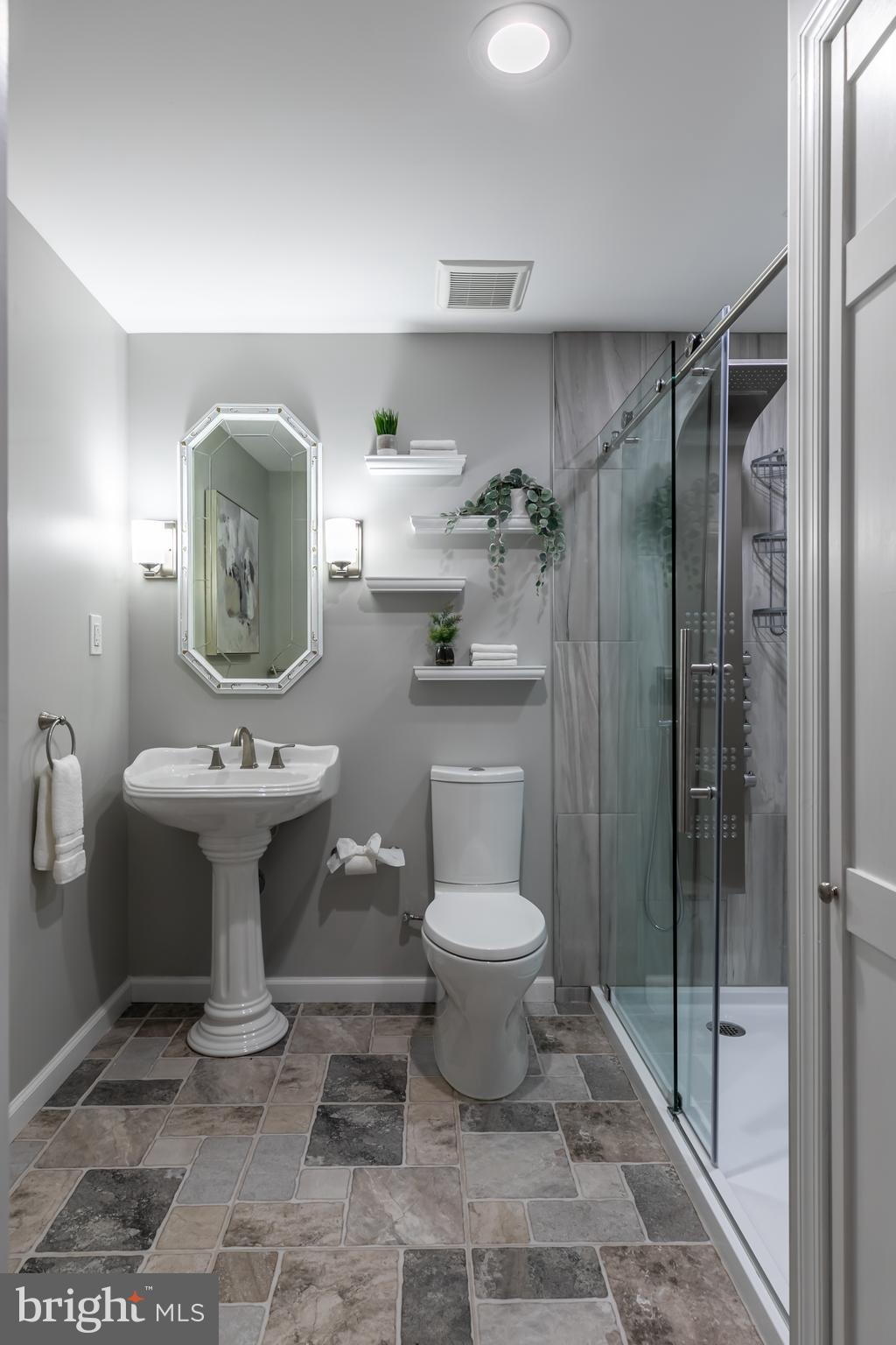 11554 Brass Lantern Court Reston, VA 20194 - Photo 36 of 47 a bathroom with a sink toilet and shower