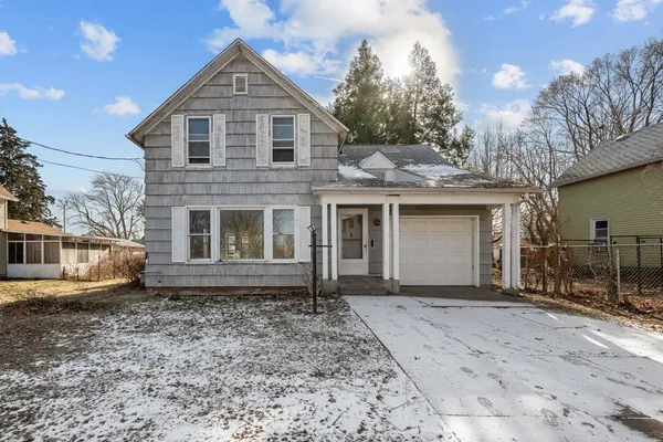 $85,000 | 1524 23rd Avenue, Moline, IL 61265