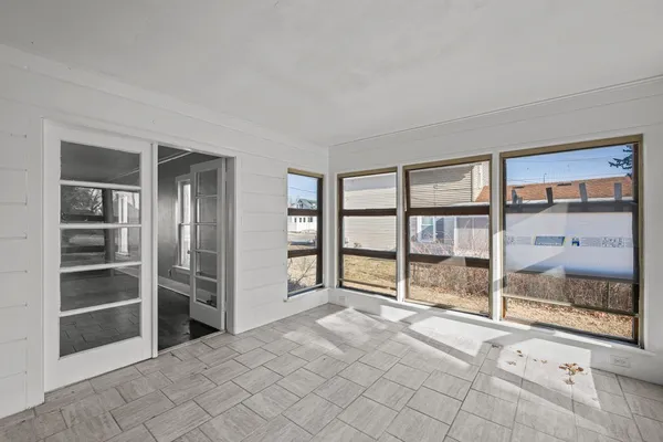 $85,000 | 1524 23rd Avenue, Moline, IL 61265