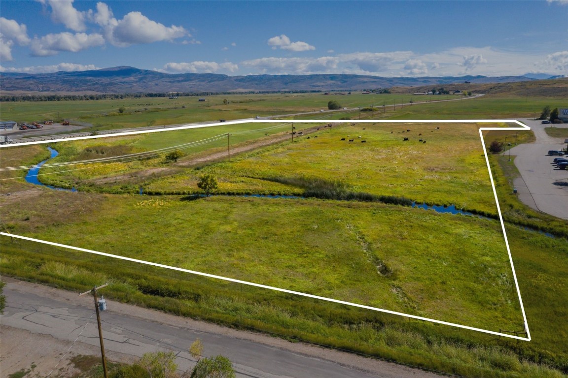 a view of an outdoor space