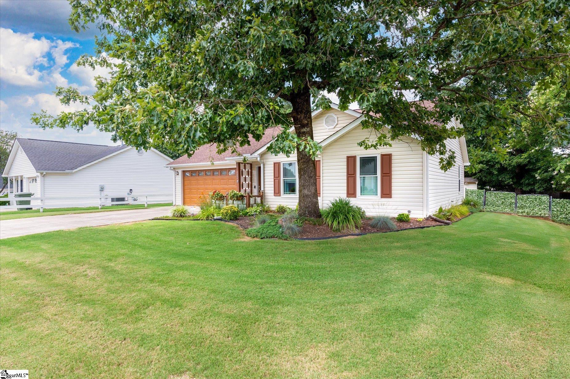 402 Ariel Court Fountain Inn, SC 29644 - Photo 2 of 35 Gallery Image 2