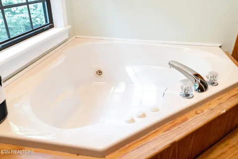 $450,000 | 391 Laurel Road, Townsend, TN 37882