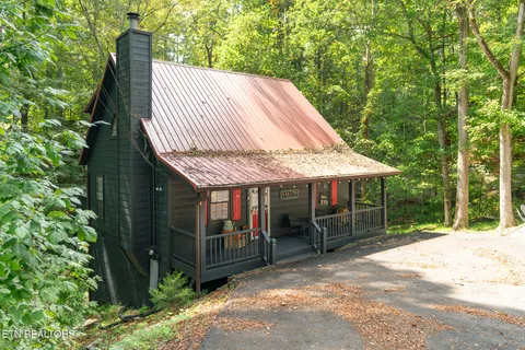 $450,000 | 391 Laurel Road, Townsend, TN 37882