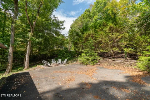 $450,000 | 391 Laurel Road, Townsend, TN 37882