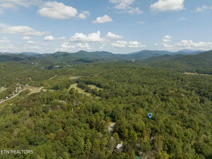 $450,000 | 391 Laurel Road, Townsend, TN 37882