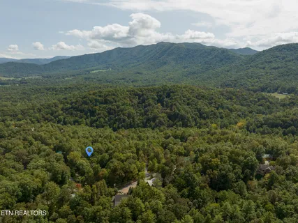 $450,000 | 391 Laurel Road, Townsend, TN 37882